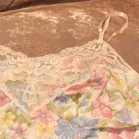 🌸2 for $15🌸 Flowered Vintage Lingerie Style Top Sz L - Picture 3 of 10